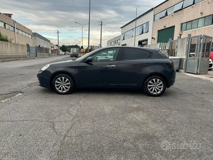 Alfa Romeo Giulietta 2016 photo 3