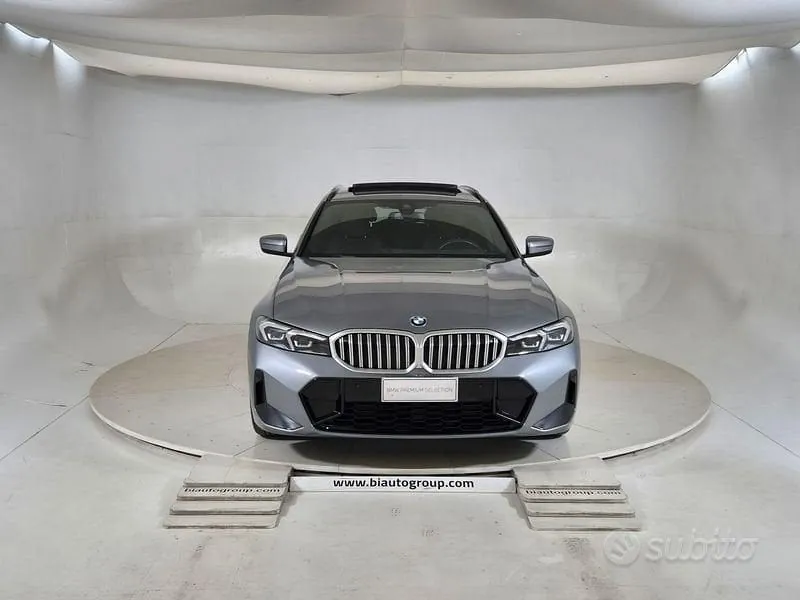 BMW 3 Series 2024 photo 3