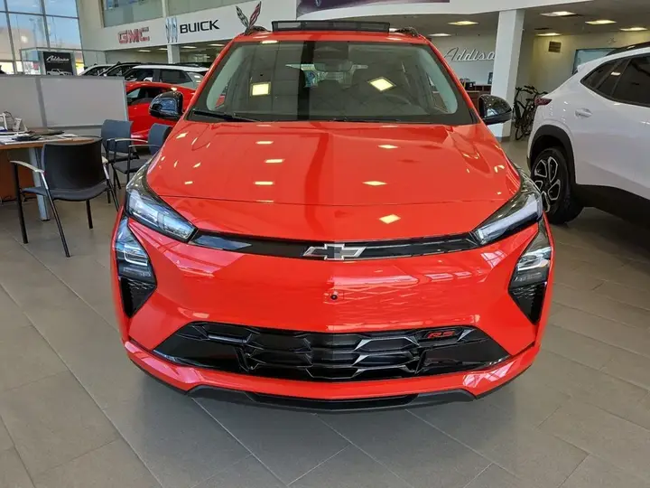 Chevrolet Bolt 2027 photo 2