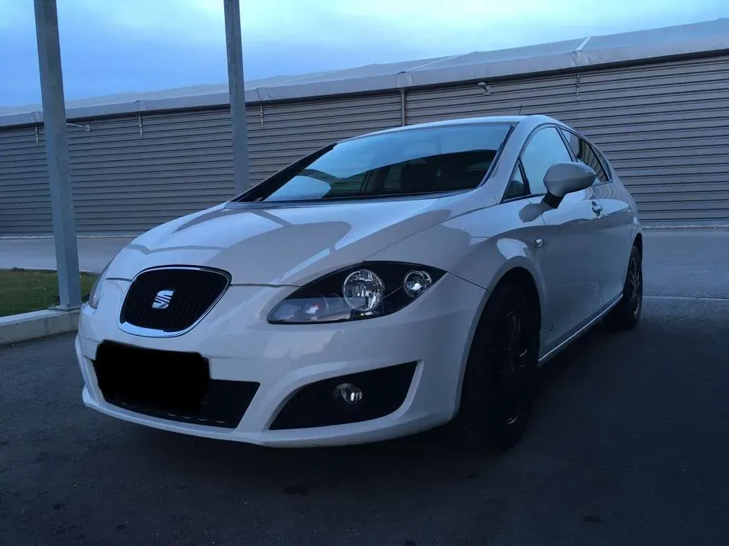 Seat Leon 2012 photo 2