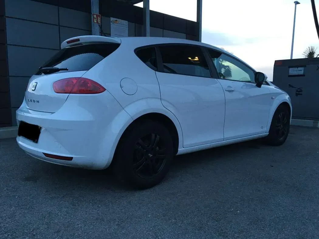 Seat Leon 2012 photo 3