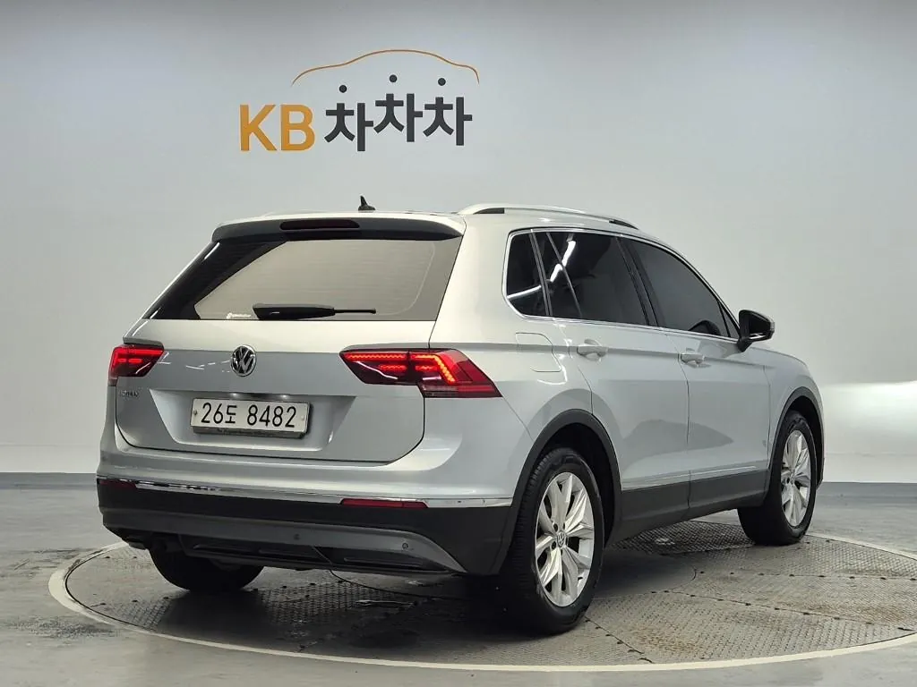 Volkswagen Tiguan 2018 photo 3