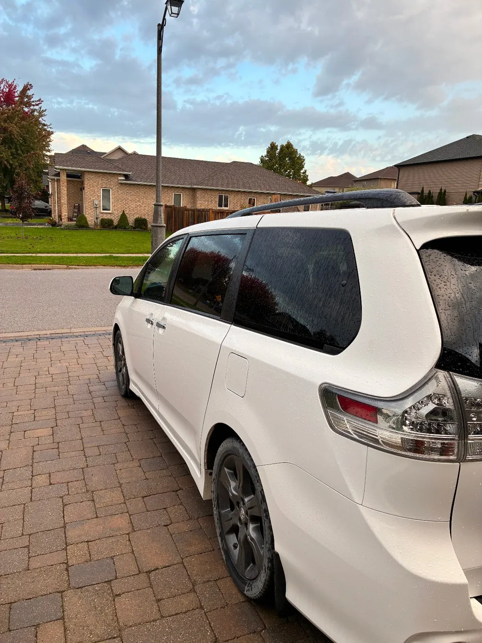 Toyota Sienna 2016 photo 2