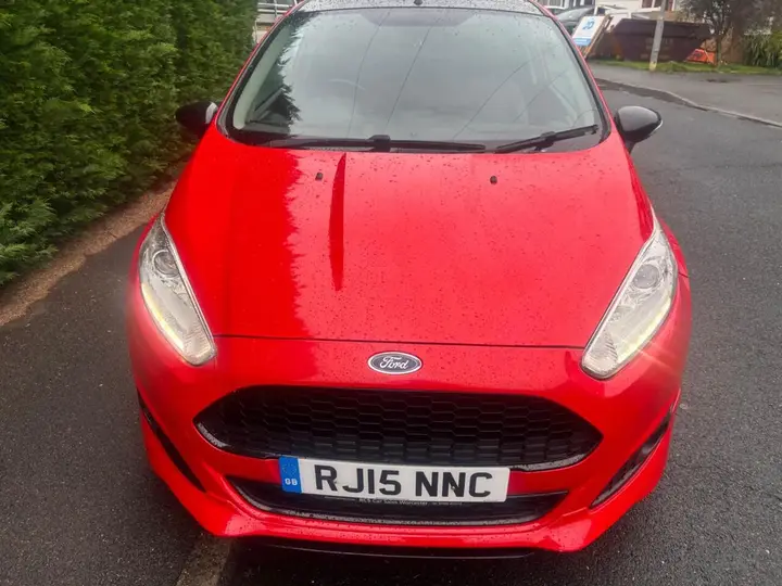 Ford Fiesta 2015 photo 2