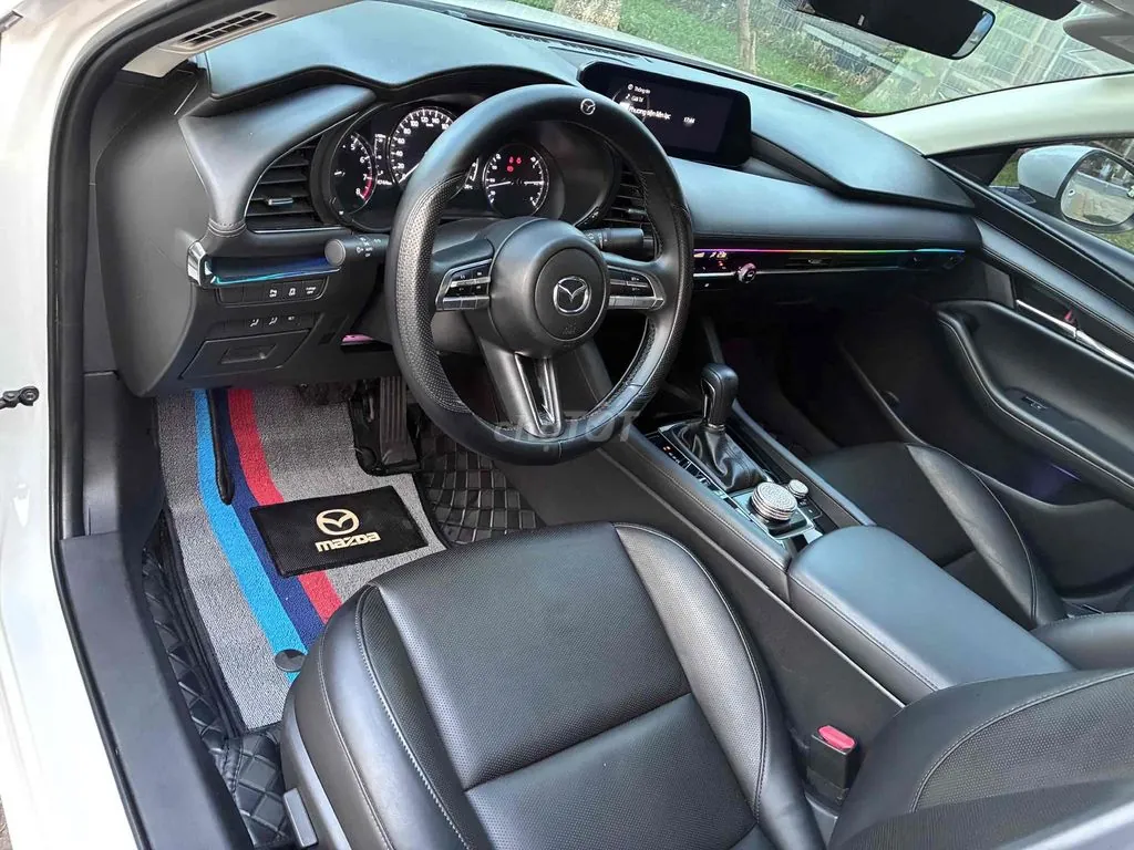 Mazda 3 2023 photo 2
