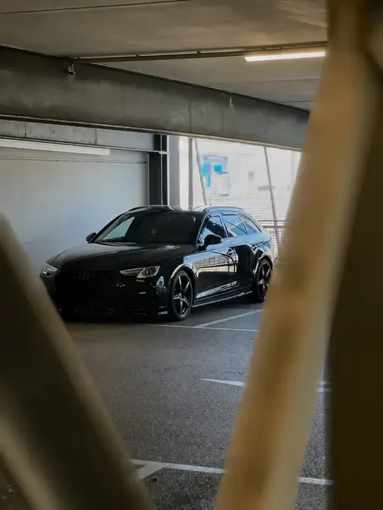 Audi A4 2017 photo 2