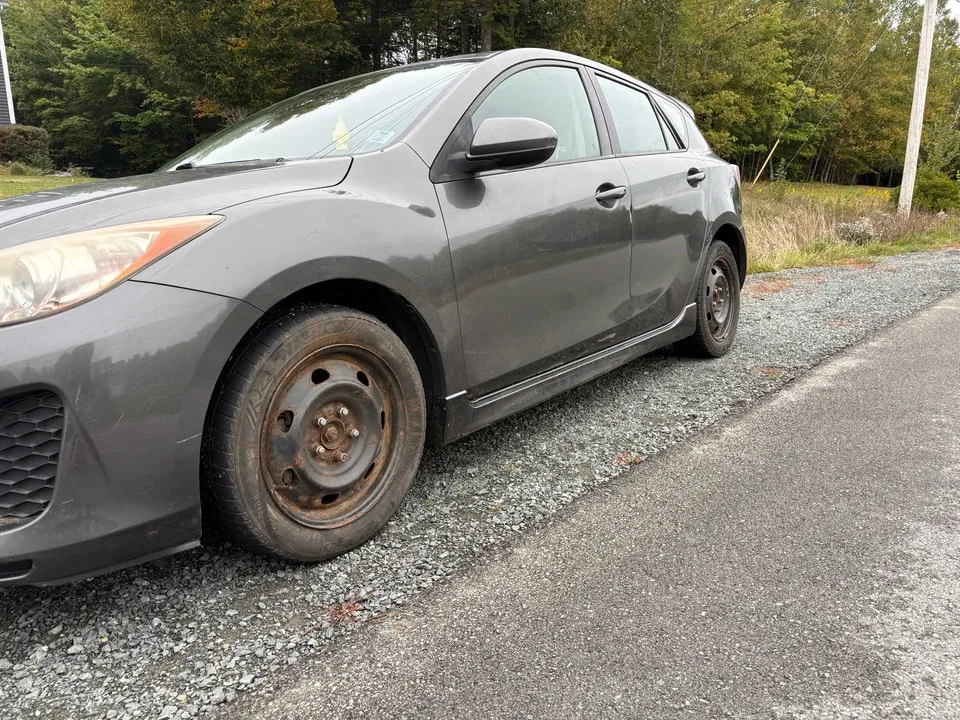 Mazda 3 2012 photo 2