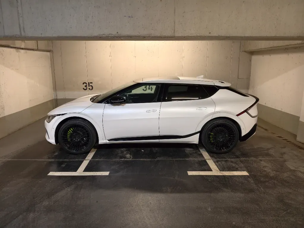 Kia Ev6 2023 photo 2