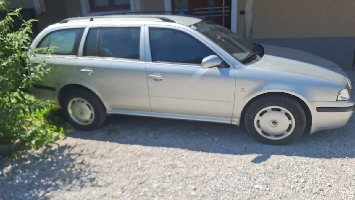 Skoda Octavia 2004 photo 3