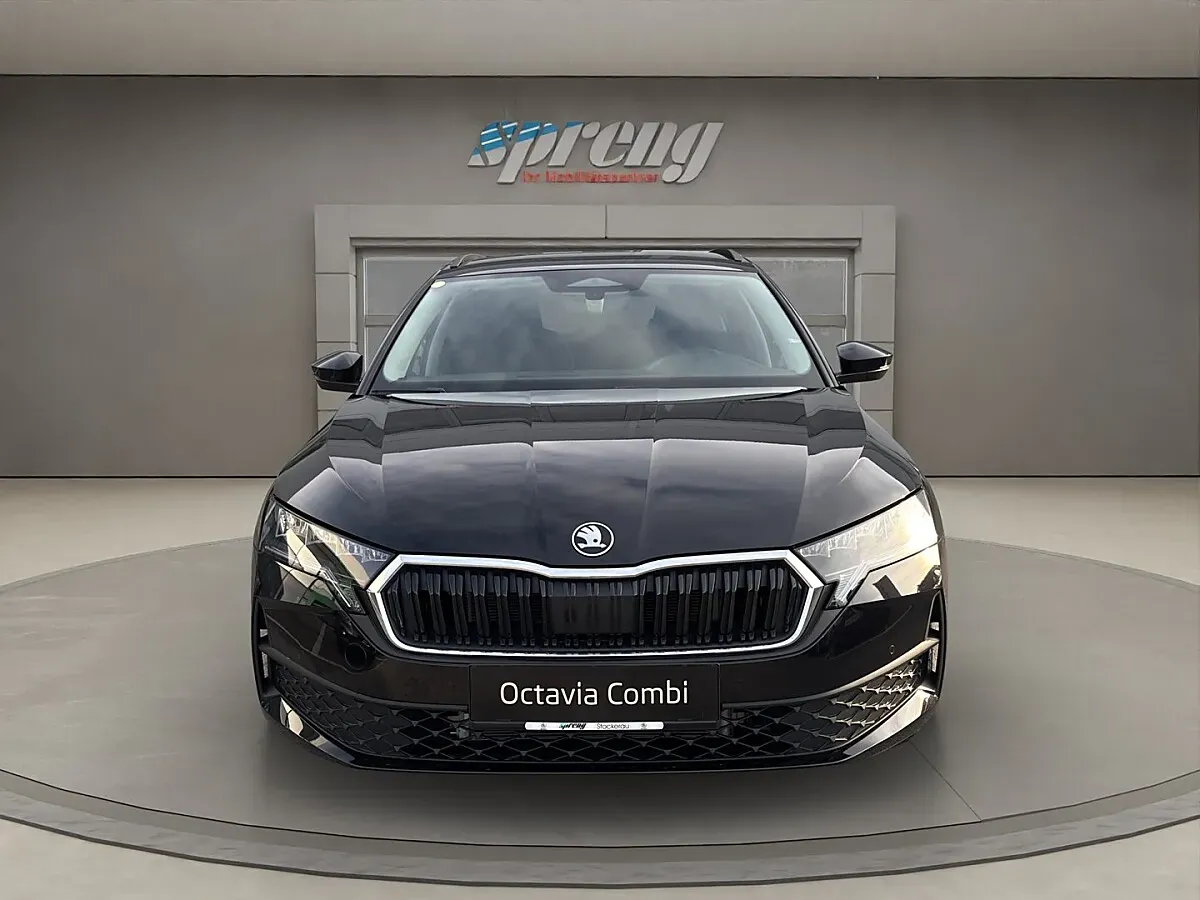 Skoda Octavia 2026 photo 2