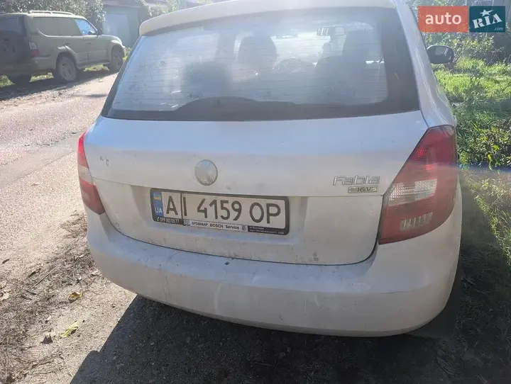 Skoda Fabia 2009 photo 4