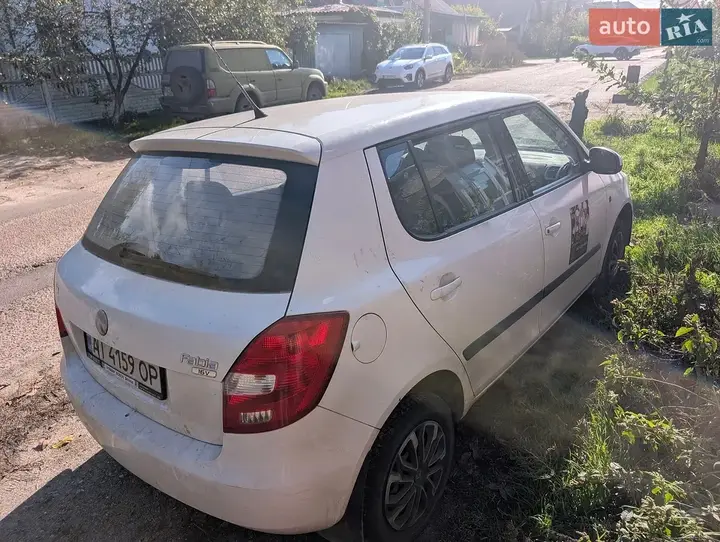 Skoda Fabia 2009 photo 5