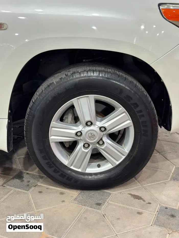 Toyota Land Cruiser 2010 photo 4