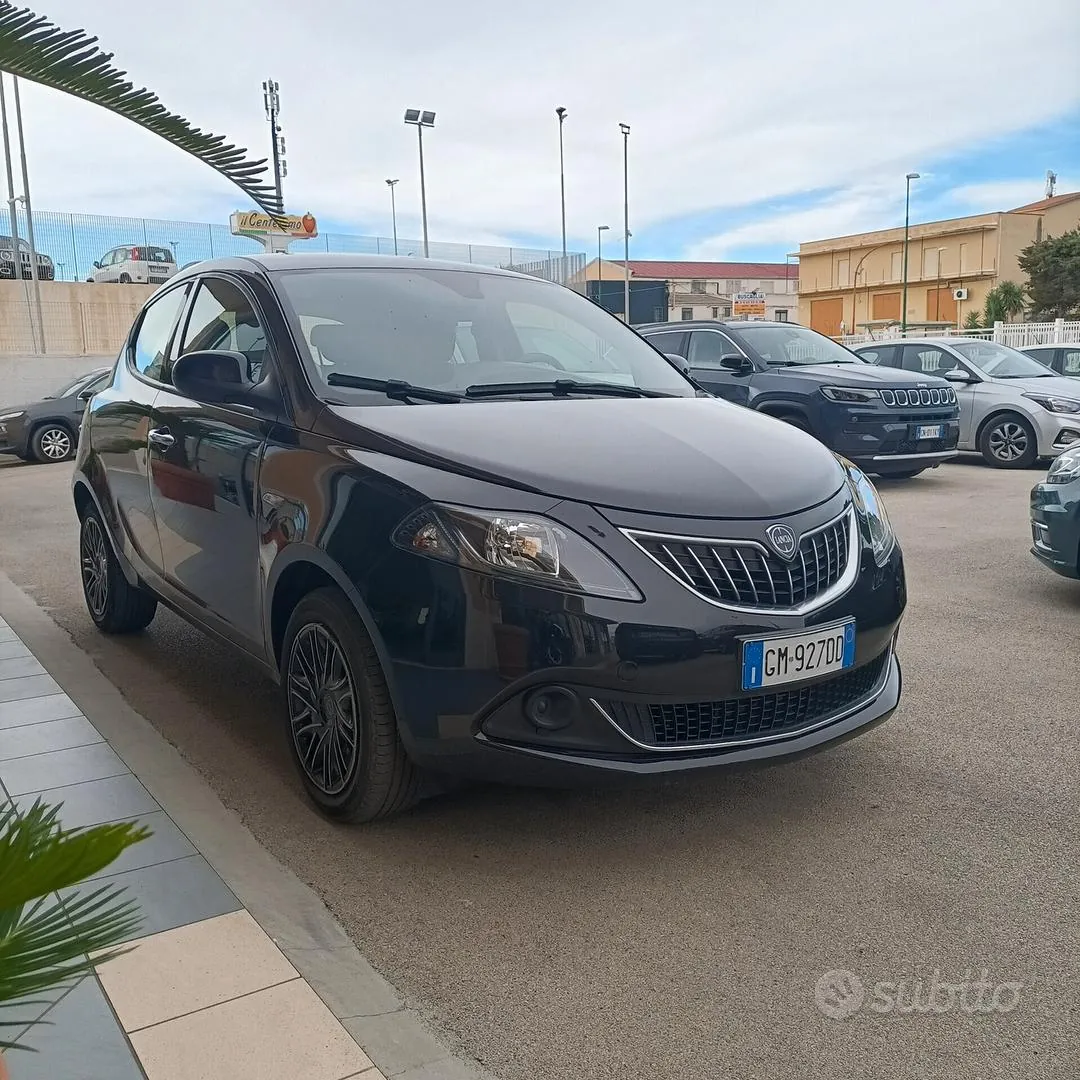 Lancia Ypsilon 2022 photo 2