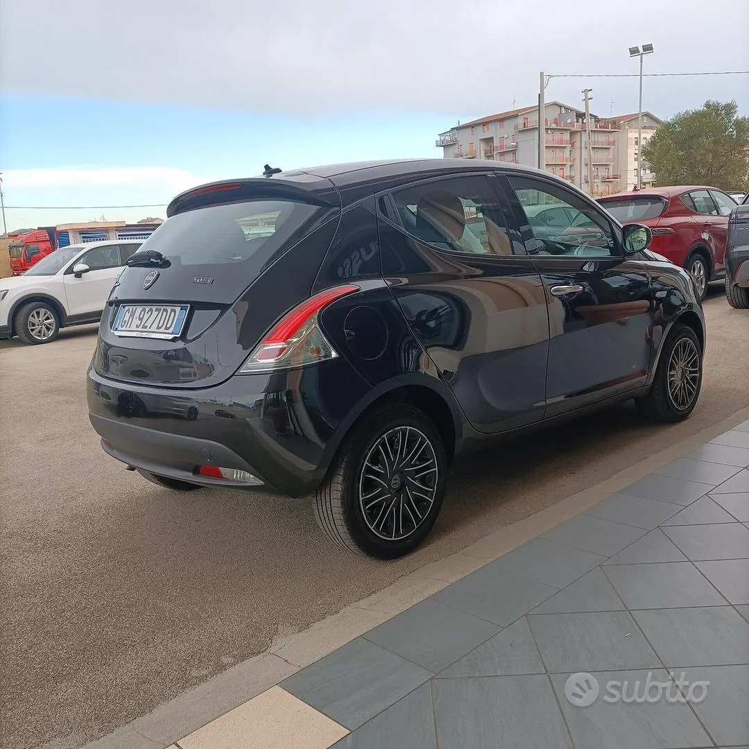 Lancia Ypsilon 2022 photo 3