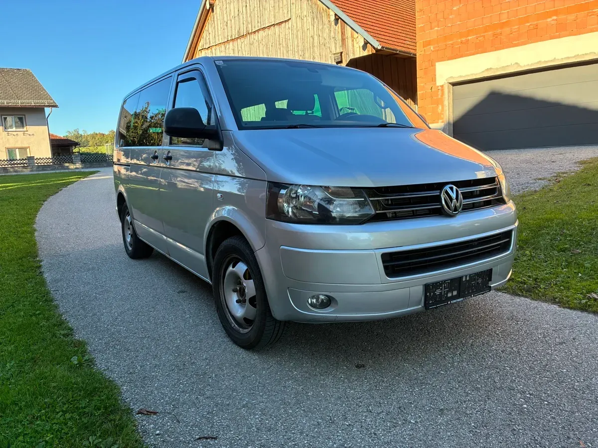 Volkswagen T5 2011 photo 2