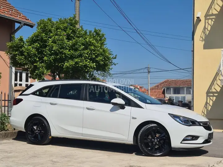 Opel Astra K 2016 photo 4