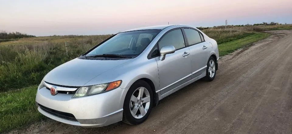 Honda Civic 2006 photo 2