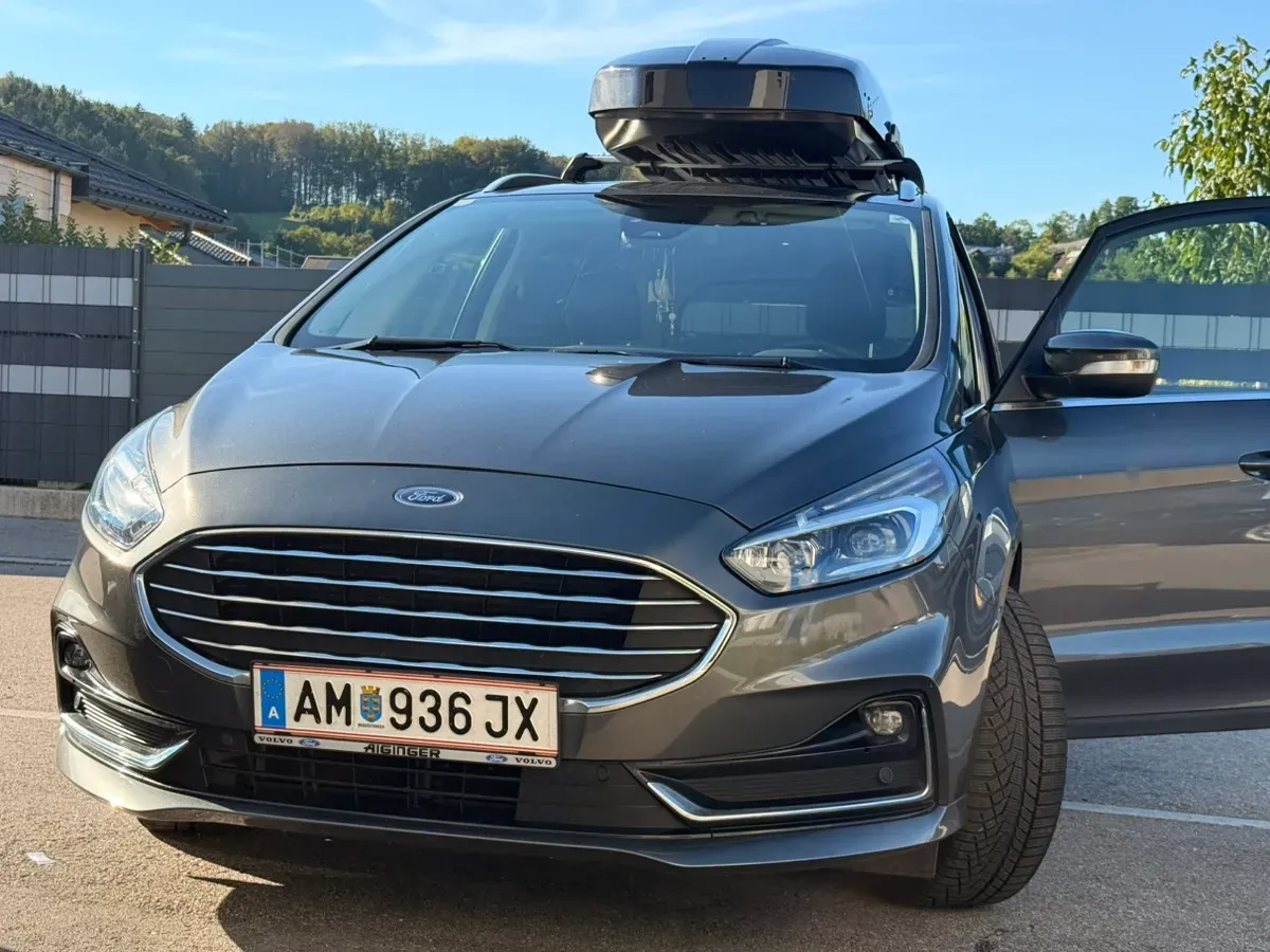 Ford Galaxy 2023 photo 2