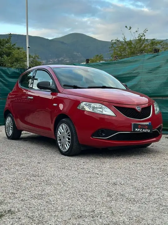 Lancia Ypsilon 2019 photo 2