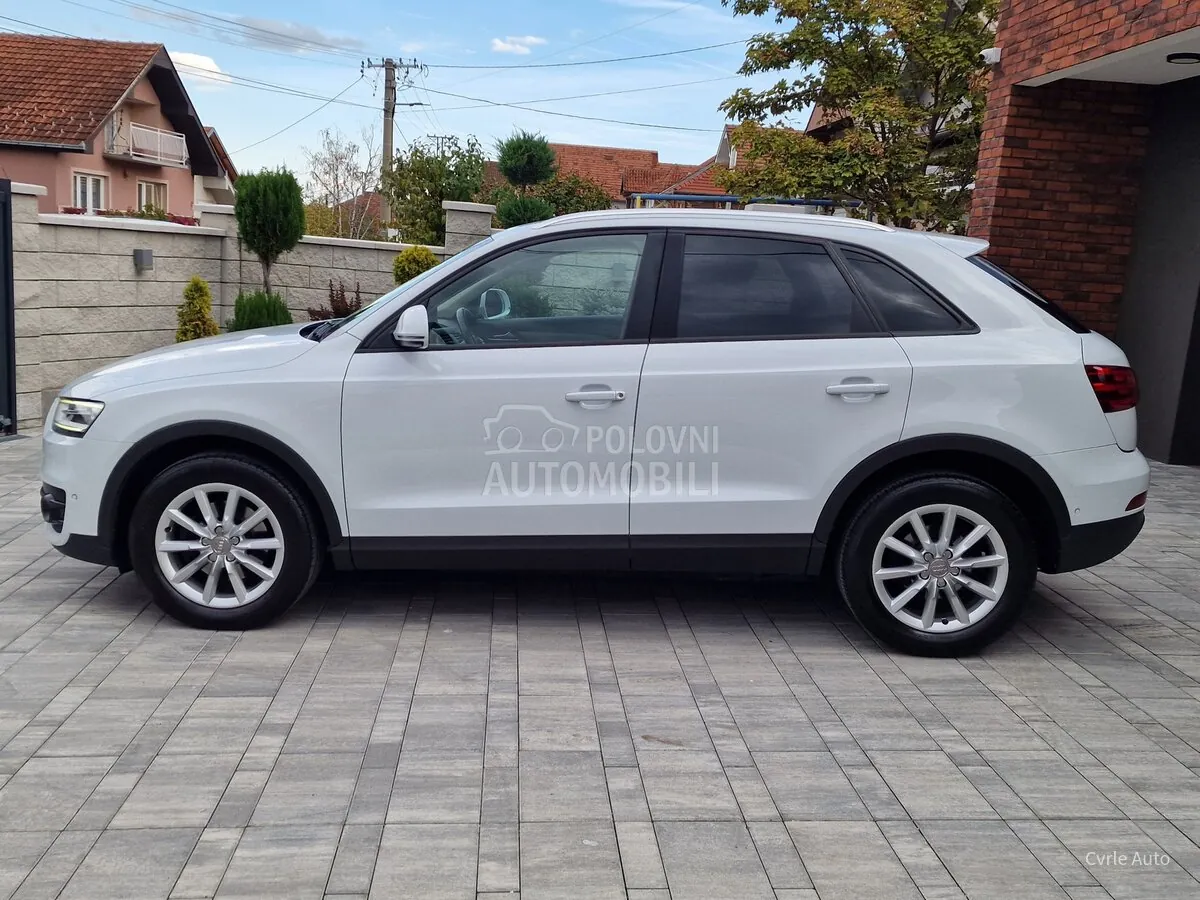 Audi Q3 2012 photo 4