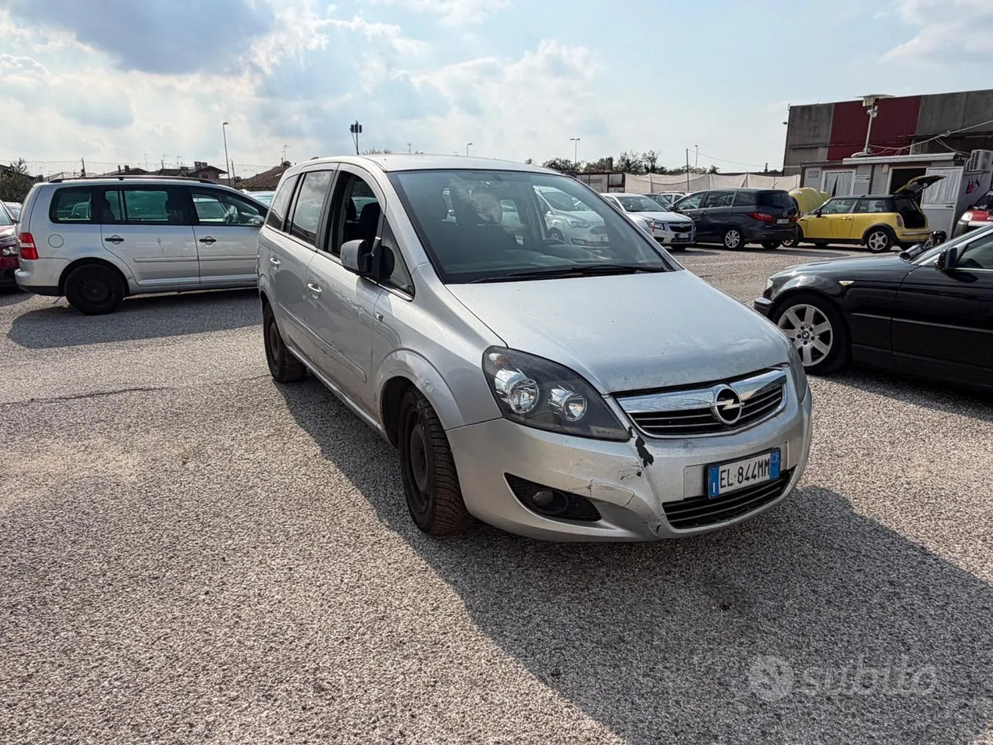 Opel Zafira 2011 photo 2