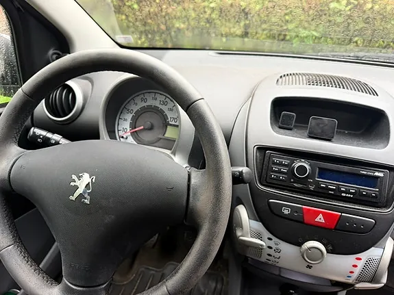 Peugeot 107 2010 photo 5