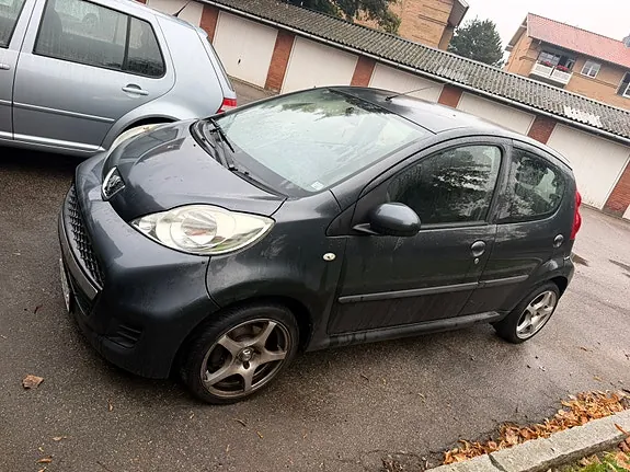Peugeot 107 2010 photo 3
