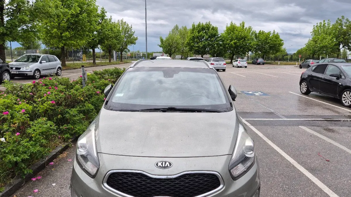 Kia Carens 2014 photo 2