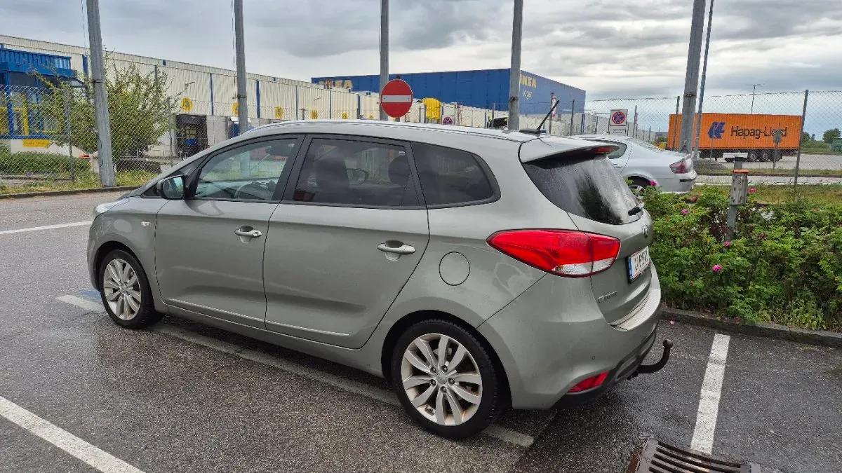 Kia Carens