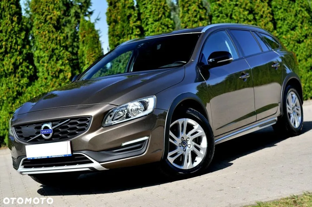 Volvo V60 2015 photo 2