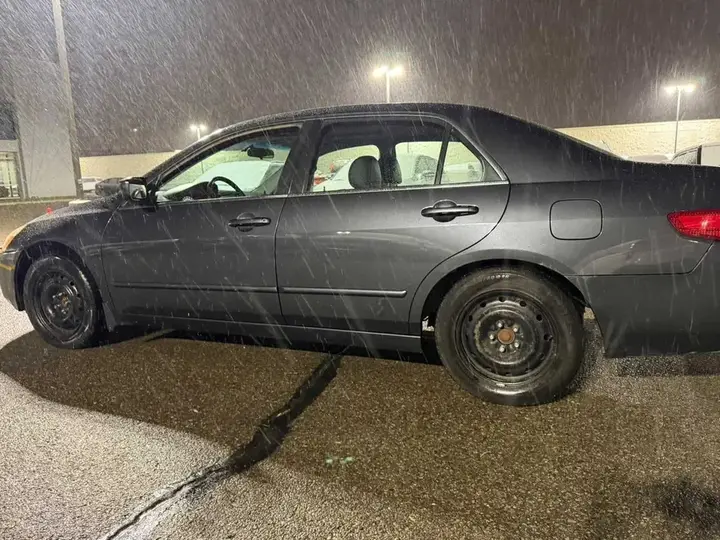 Honda Accord 2005 photo 2