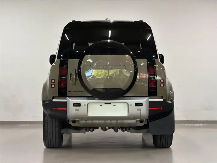 Land Rover Defender 2025 photo 5