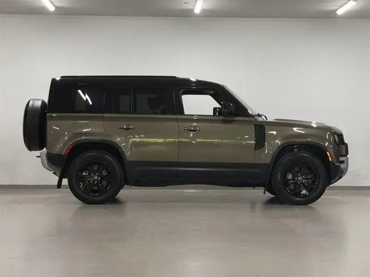 Land Rover Defender 2025 photo 3