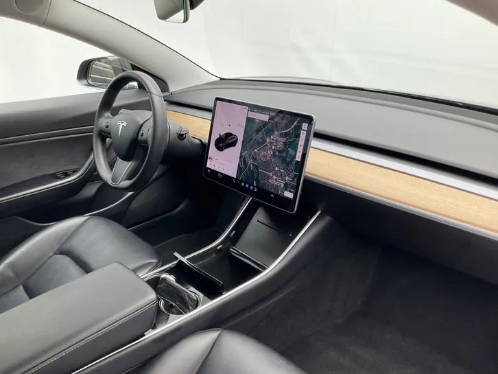 Tesla Model 3 2019 photo 3