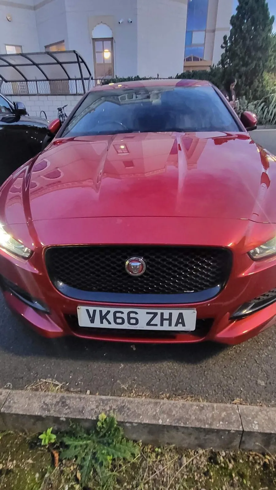 Jaguar Xe 2016 photo 5