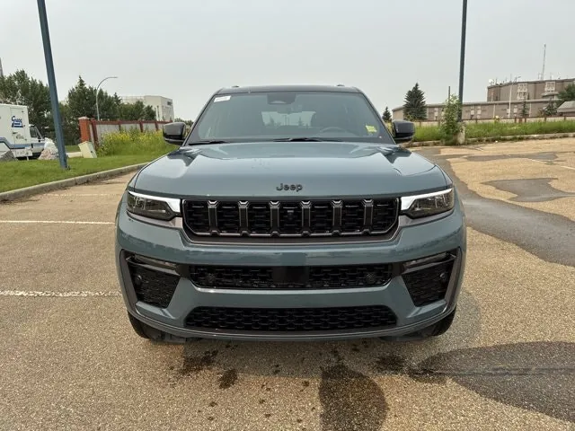 Jeep Grand Cherokee 2026 photo 2