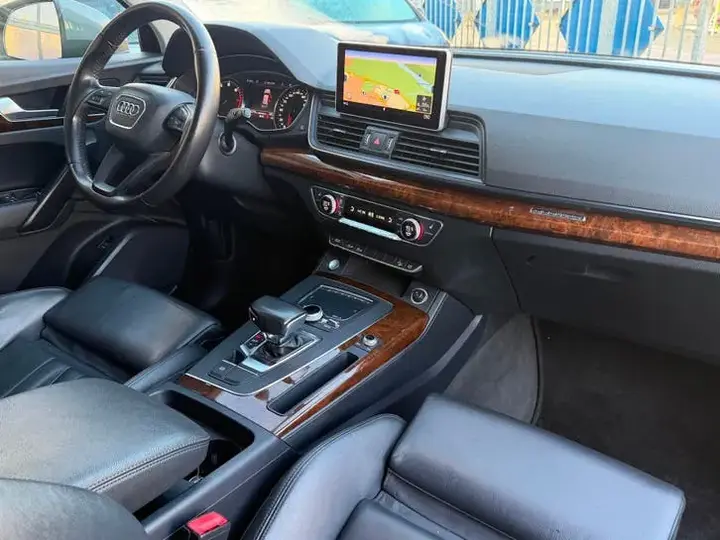 Audi Q5 2017 photo 2