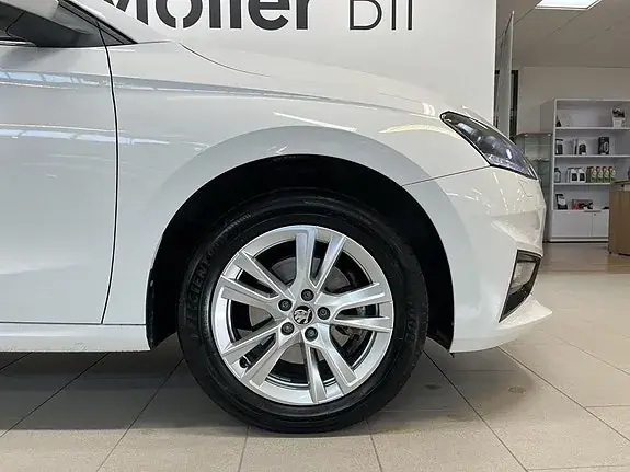 Skoda Fabia 2023 photo 4