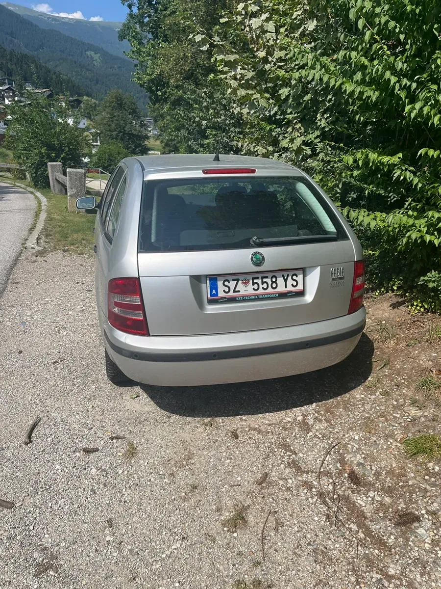 Skoda Fabia 2005 photo 2