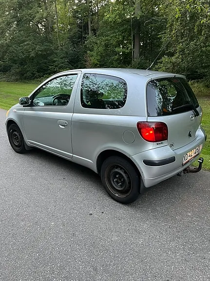 Toyota Yaris 2004 photo 3