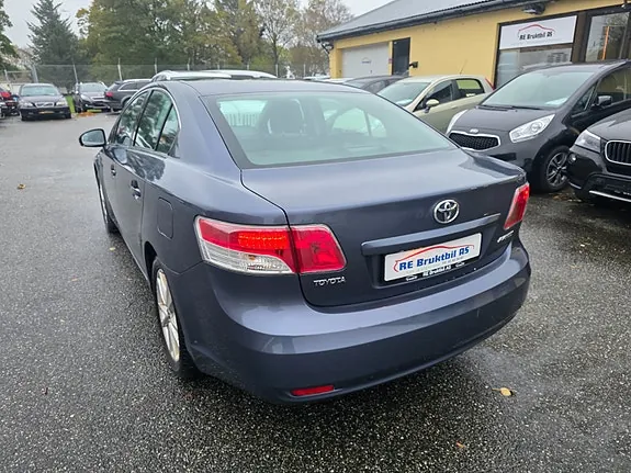 Toyota Avensis 2010 photo 5