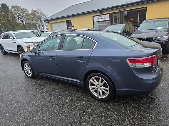 Toyota Avensis 2010 photo 4
