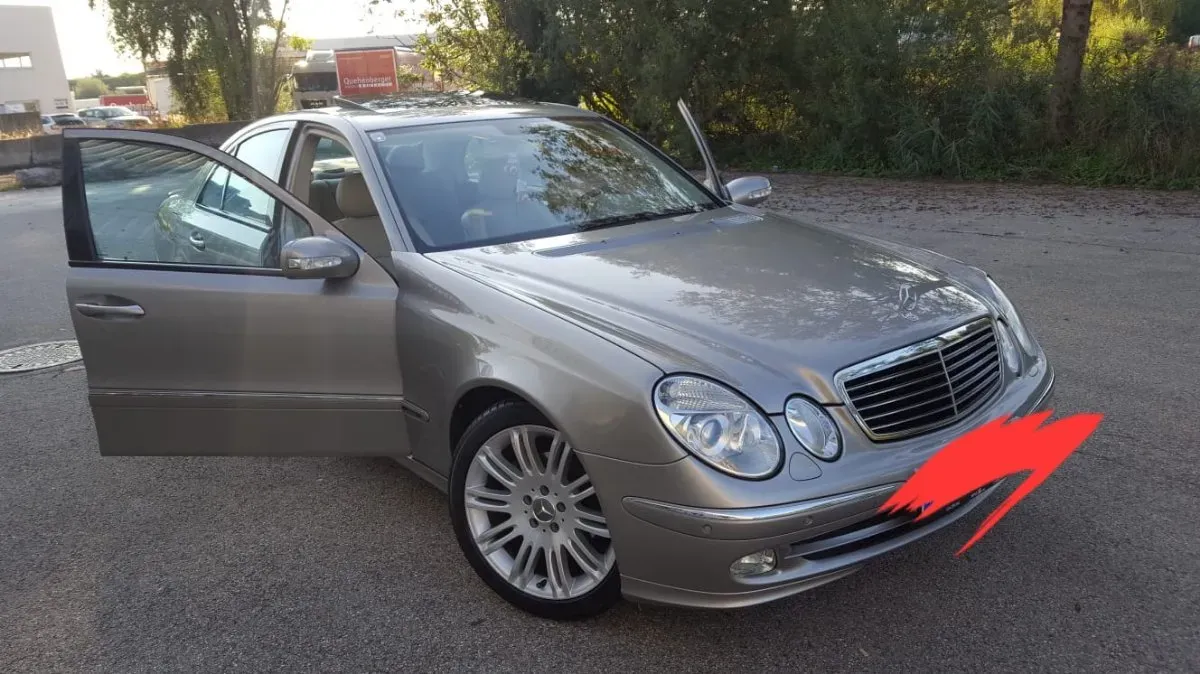 Mercedes-Benz Eklasse 2003 photo 3