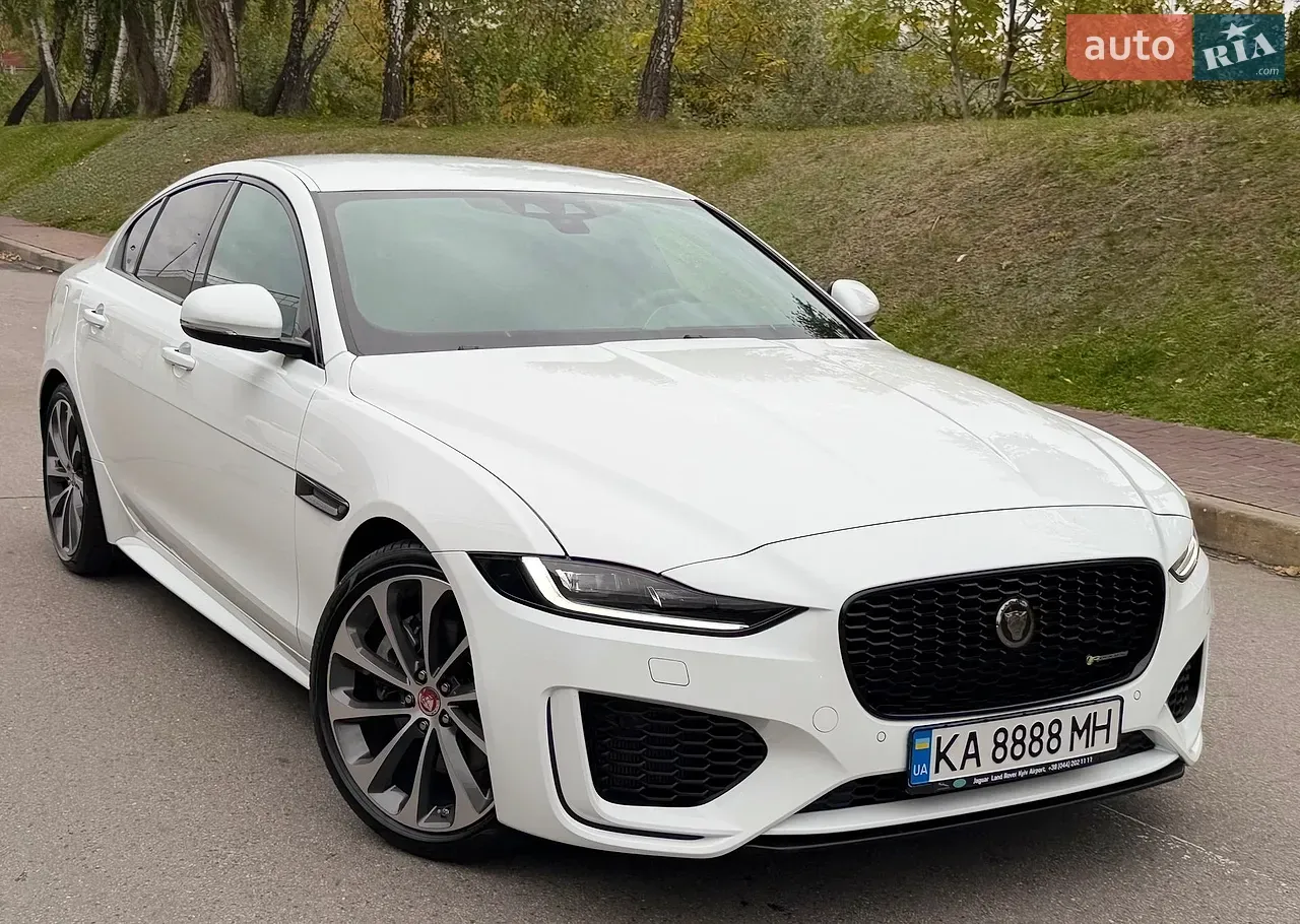 Jaguar Xe