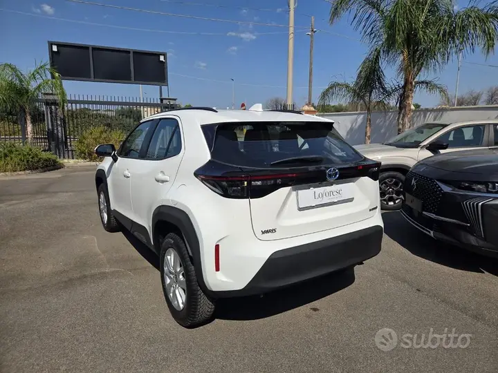 Toyota Yaris Cross 2023 photo 2