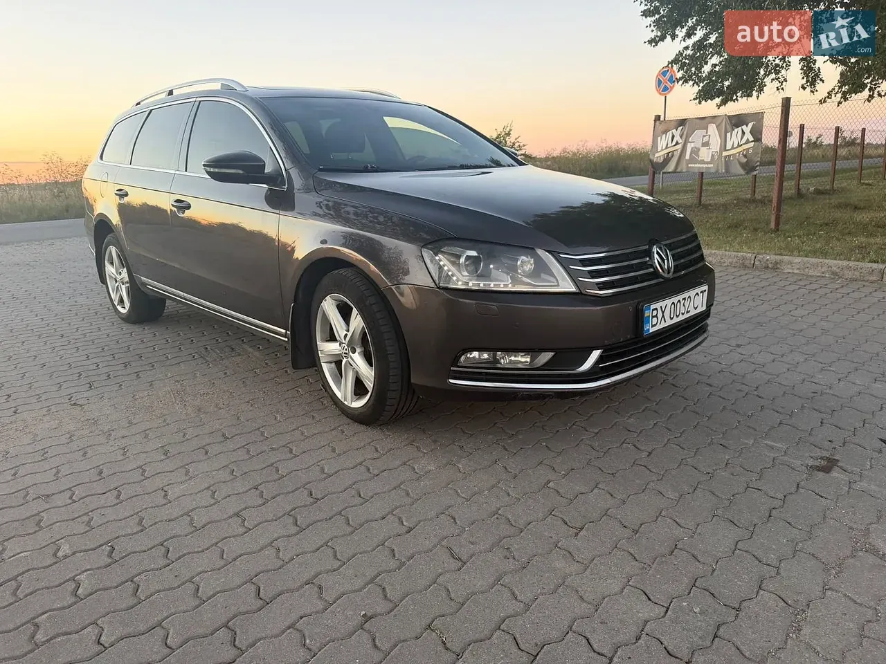 Volkswagen Passat 2012 photo 2