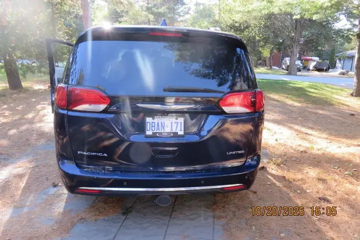 Chrysler Pacifica 2017 photo 3