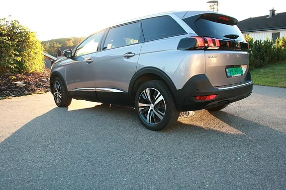 Peugeot 5008 2018 photo 3