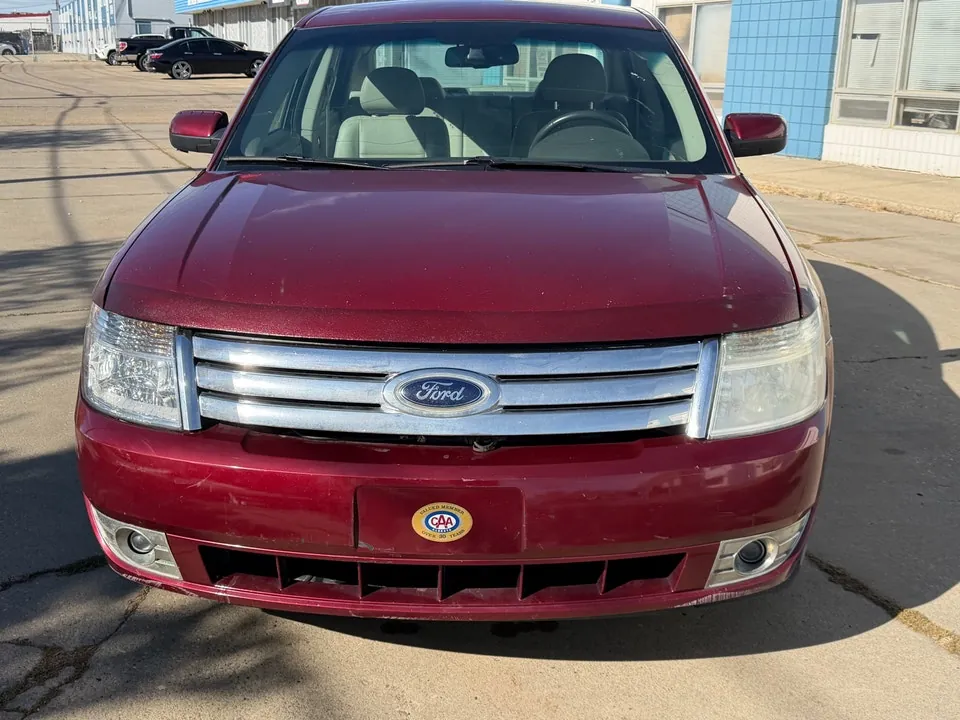 Ford Taurus 2008 photo 2